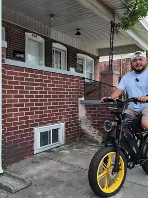 Está bicicleta es eléctrica todo terreno con un motor de 1500 watts y una velocidad de 28 mph #ebike#dirtbike #dealsforyoudays#tiktokshop #creatorsearchinsights 