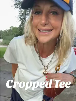 Women’s cropped T-shirt with built-in bra and removable pad🤍 #teeshirt #croppedtee #builtinbra #dealsforyoudays #summerwins @Klassy Network 