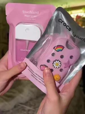 Hand sanitizer but make it 🍓🌼cute🌈🫐 More scents & colors available 🩶🩷💚🩵@touchland x @Crocs #touchland #touchlandxcrocs #dealsforyoudays #summerwins #asmr 