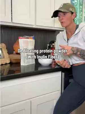 If you’re sensitive to protein and it messes up your stomach this has inulin fiber for gut health. My stomach is super sensitive and this stuff is the only one that doesn’t bloat me or make me head straight for the bathroom! #proteinhack #quickproteinmeals #mealsformoms #ballerinafarms 