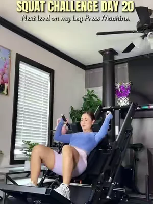 Día 20. 💪✨ Hoy llevé este reto a otro nivel en mi Leg Press Machine… y esos 20 segundos de isométrica se sintieron eternos. 😮‍💨🔥  Sin duda, una de las versiones más intensas que he hecho hasta ahora. Si quiere un reto para sus piernas, este vale totalmente la pena.  El link está en el carrito naranja y aproveche que ahorita está con una excelente oferta. 🧡  @RITFIT Sports  #legpressmachine #ritfit #sports #dealsforyoudays #squats 