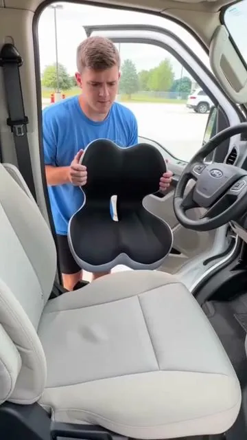 Cómo quitar el dolor de espalda 😩👀👇#memoryfoam#backpainrelief#caraccessories#christmasgiftideas#seatcushion