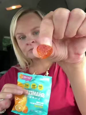 As a picky person, I would NEVER lie about liking something 😂 these shameless snacks are SO. GOOD! Could eat the whole pack. Do not recommend doing that, though 😅 #ketofriendly #glutenfree #shamelesssnacks #lowsugar #weightlossmotivation 