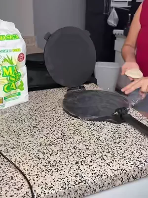 Prensa para hacer tortillas caseras #prensadetortillas #tortillasechasencasa #tortillas #kitchen #dealsforyoudays 