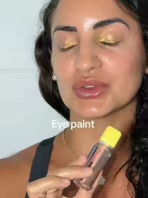 Está colección de sobra de ojo es perfecta para una ocasión en específico!! @Ulta Beauty  #ultabeauty #eyepaint #eyeshadow #DealsForYouDays #holographiceyeshadow 