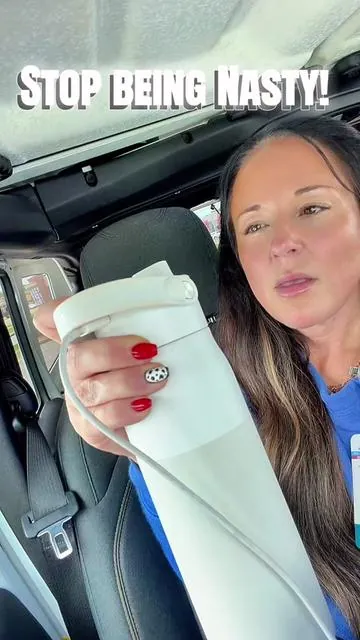 If you're looking for a smart water bottle that actually helps you drink more water, this might be my favorite purchase this year. 💧 It filters your water, uses UV purification to help keep the bottle cleaner, tracks your hydration, reminds you to drink, and even connects to your phone. As someone in healthcare, this is exactly the kind of "smart" product I can get behind. Hydration isn't just about drinking more water—it's about building habits you'll actually stick with. @LARQ  #SmartWaterBottle #HydrationTracker #dealsforyoudays #FilteredWater #HealthyLifestyle