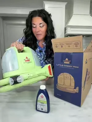 bissell little green bestie🤩 #bissell #carpetcleaning #upholsterycleaning #cleanhome 