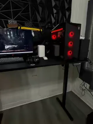 Uno de los mejores escritorios ajustables que he visto en tiktok, con muy buenas reseñas #escritoriogamer #latinosenusa #viral #GamingSetup #gamingdesk