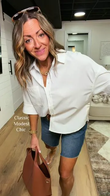 The perfect basic that you can use to build outfits all year round 🤌🏼 I’m 5’2” 127-130 in a Small #blouse #blouseoutfit #oversizedshirt #elevatedbasics #modestfashion 