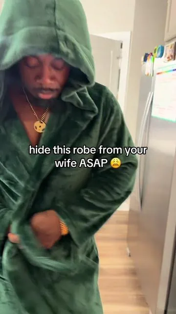 I’m happy Pavilla sells women’s robes so she can get her OWN! #robe #bathrobe #showertok #marriedlife #dealsforyoudays 