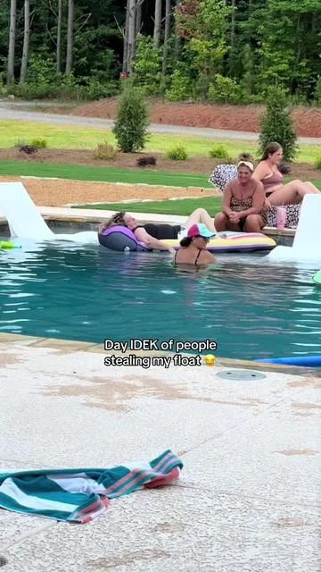 At this point, I should probably just accept that this pool float belongs to everyone except me. 😂 Every time I look outside, someone else has claimed it! If you’re looking for the most comfortable pool float for summer, this one has officially been family-approved. Perfect for pool days, lake days, and soaking up the sunshine all season long. ☀️💦 #PoolFloat #SummerEssentials #PoolDay #SummerMustHaves #summerwins 