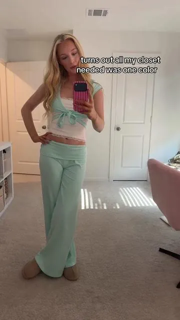 tell me i’m not the only one obsessed with this color 👀 #edikted #teal #twopieceset #grwm #fypシ @Edikted 