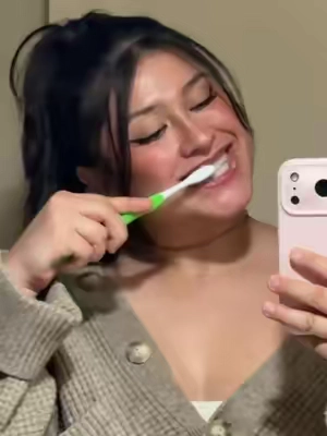 Me siento mas segura con mi nueva sonrisa 😁 #teethwhitening #whiteningtoothpaste #tiktokshopcreatorpicks #dealsforyoudays #summerfinds