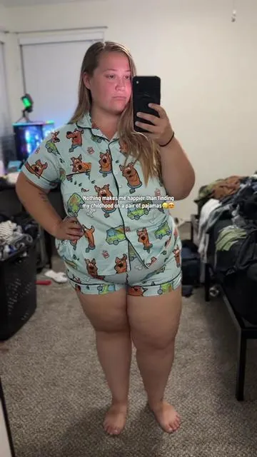 Obsessed🤩  The 2000s kid in me couldn't leave these behind.🥲  #pajamaset #scoobydoobydoo #scooby #scoobydoobydoopajamas #nostalgia  