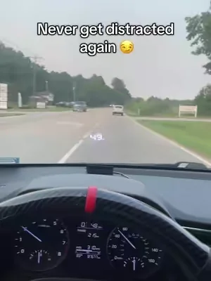 This headsupdisplay makes driving so much easier #headsupdisplay #car #caraccessories #carsoftiktok #tiktokshop 