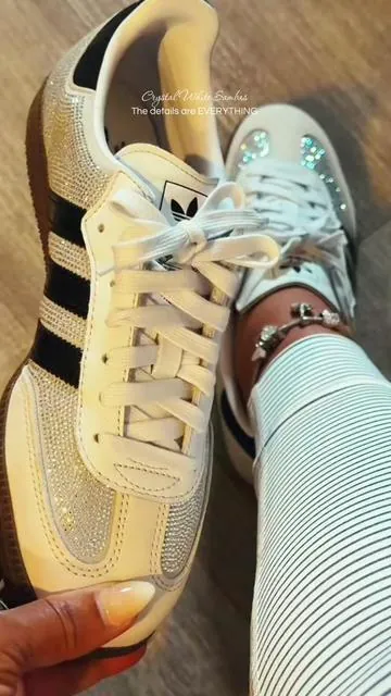 Too cute & comfy 👟🩶 The sparkle is even prettier in person! #adidas #adidassamba #womenssneakers #comfysneakers 