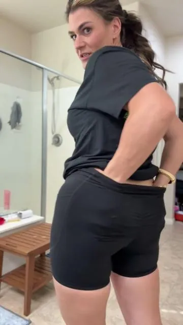 @Halara_official it's #dealsforyoudays  and time to stock up on the halara biker shorts #halarafabric #halaralistens #tiktokshopcreatorpicks #summerwins 