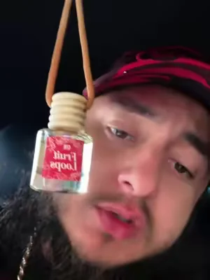 The best car air freshener #cartok #airfreshener #fruitloops #carcommunity #carsoftiktok 