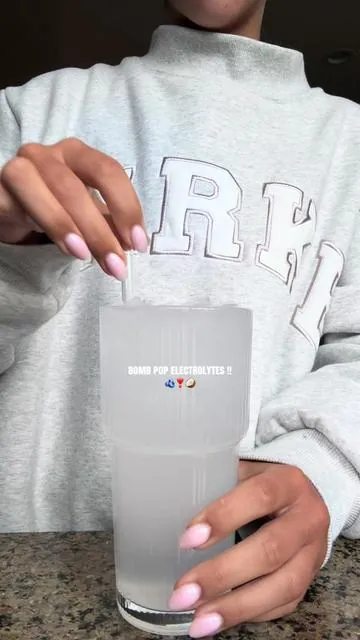 These taste TOO good 😋 #healthylifestyle #foryoupage #workoutroutine #electrolytes #wieiad 