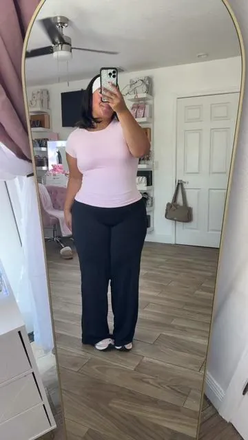 I’m so obsessed with this mirror!!🪞 #fullbodymirror #roomdecor #ootd #pink #highexpectations  