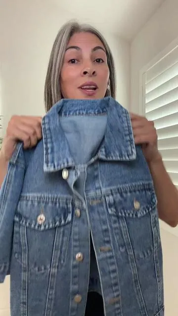 Chamarra de mezclilla de manga corta #denimjacket #dealsforyoudays #mezclilla #fashiontiktok #greyhairdontcare 
