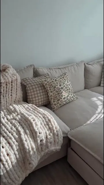 Después de seis meses, ese sillón ha sido mi compra favorita de Tiktok Shop  🛋️✨🏡 #fyp #cloudcouch #tiktokshop #parati #apartmentdecor