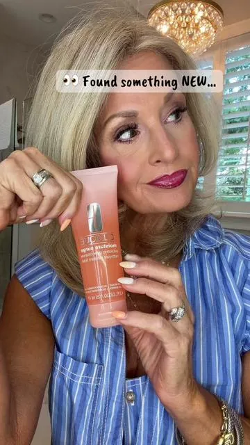 I don’t think anyone’s talking about this yet… 👀 Clinique just quietly launched the NEW Moisture Surge Glow Exfoliating Cleanser, and right now it’s available in this TikTok Shop exclusive Moisture Surge collection. If you’re a Moisture Surge fan, this is one you’ll want to check out! 💚@Clinique @Clinique Store #Clinique #CliniqueMoistureSurge #CliniqueDFYDChallenge #skincareroutine #DealsForYouDays 