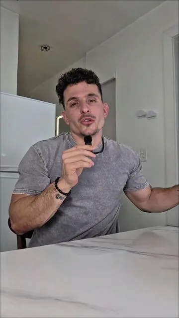 Estoy hecho un experto explicando ! 🤣👌🏻 . . . #olla #cocina #equipos #viral #tiktok 