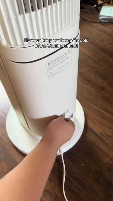 In this Oklahoma heat, sometimes our AC struggles to keep the house cold enough on the super hot days. This swamp cooler absolutely helps keep the house colder on the extreme hot days. #swampcooler #fan #summerheat #extremeweather #airconditioninghack 