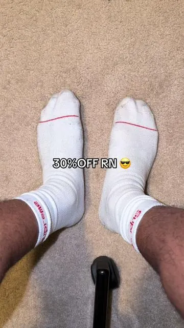#fyp #supreme #tiktokmademebuyit #supremesocks 