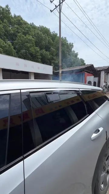 Saca el calor, mete aire limpio, ventilador solar, dos piezas, USB, tira de hule, el accesorio que todo carro necesita, pruébalo#VentiladorCoche #AccesorioAuto #TikTokShop #fyp#fouryou