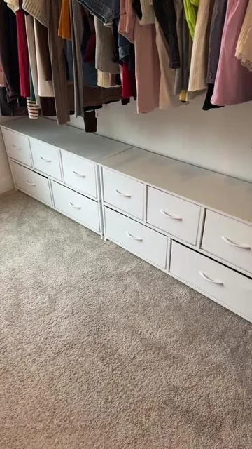 Walking into an organized closet is such a great feeling 🙌🏻 #organizedhome #organizedcloset #dresser #homeessentials #organizingonabudget 