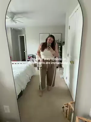 #curvyfashion 