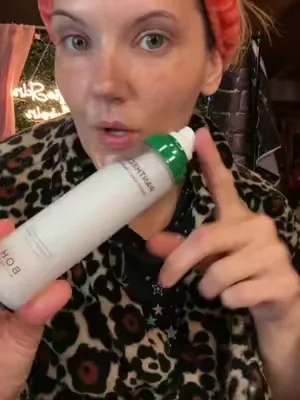 my skin has been so calm since adding this duo into my routine 🤍 the non touch bubble cleanser is actually genius for acne prone skin and the cream mist gives my barrier the repair it needs without feeling heavy #skincare #acneproneskin #sensitiveskincare #skinbarrier #kbeauty 