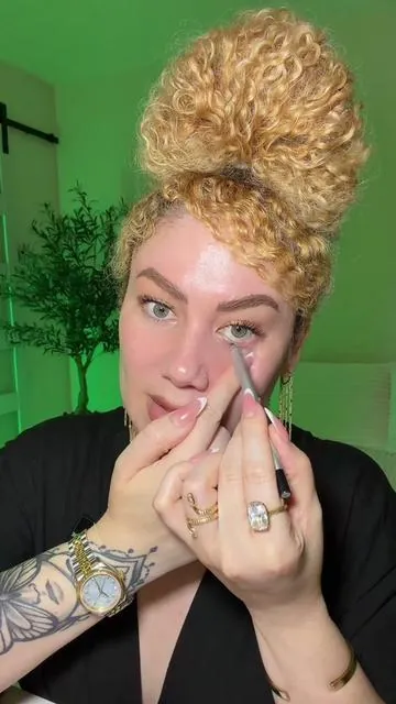 Lapiz de ojos a prueva de agua #waterproofeyeliner #eyeliner #lapizdeojos #longlastingeyeliner 