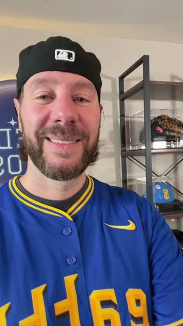 Deeds Bros is live! Case Breaks in the Shop!  #deedsbros #LIVEIncentiveProgram #SideHustleLIVE #PaidPartnership 
