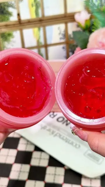 Its lightweight, jelly-like texture absorbs effortlessly, while Niacinamide works to brighten and revitalize the skin. #refreshingskincare #hydrateandbrighten #skincare #tiktokshop #fyp 