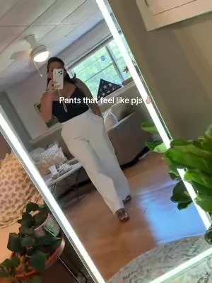 Halara work pants feel like wearing pjs! Literally!!  #dealsforyoudays #summerwins #dresspants #workpants #halarafabric @Halara_official 