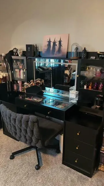Vanity Desk @Apricit #vanity #blackvanity #vanitytour #vanitymakeup #dealforyoudays 