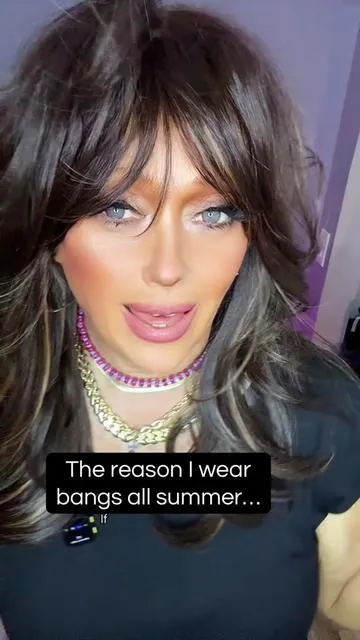 After wearing wigs for 11 years, I still change my routine when summer hits. ☀️ Sweat, bronzer, sunscreen, and makeup can make even the most expensive lace front look less than perfect. That’s why I keep reaching for bang wigs. They’re comfortable, beginner-friendly, low maintenance, and I never worry about my lace. This feathered layered style is one of my favorites.  #BangWig #SummerWigs #WigTok #SummerWins #DealsForYouDays