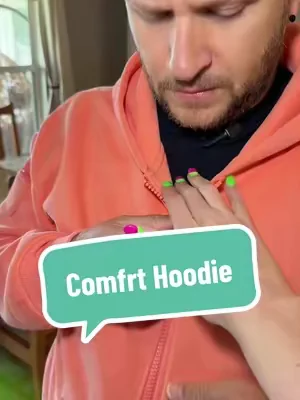 Obsessed with this zip up hoodie @Comfrt #comfrt #hoodie
