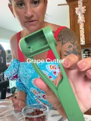toddler grape cutter for baby led weaning + safe snack prep. quarters grapes, strawberries, blueberries + cherry tomatoes fast. stainless steel kid food cutter, choking hazard prevention, toddler kitchen gadget, mom must have. @Luvan Official #grapecutter #blw #chokinghazard #toddlermom #kitchengadgets 