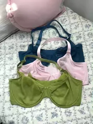 POV: Packing light because one gorgeous bra matches all your vacation tops. #hsiabra #SummerWins #minimizerbra #DealsforYouDays #K