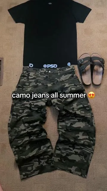 6’4 wearing a xxl #jeans #camouflage #fashion #clothes