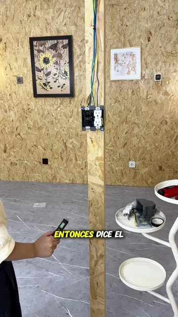 Una de las herramientas importantes que debes tener#electrical #voltagetester #DealsForYouDays #tiktokshop #KAIWEETS #diytools 
