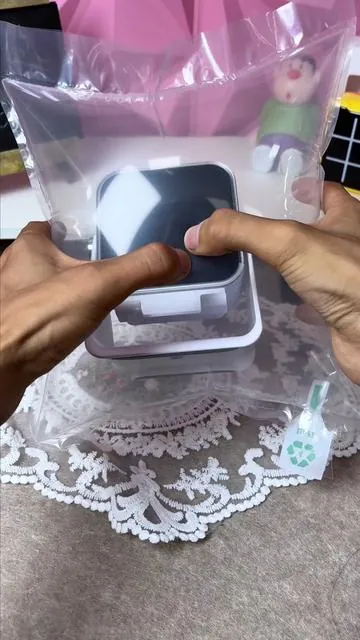 Soporte con altavoz de audio por inducción inalámbrica PUTARE 🎵📱 Soporte 5 en 1 para teléfono con batería portátil recargable de 3500 mAh, soporte ajustable de 360° para teléfonos y tabletas, además de iluminación ambiental de colores. Un regalo ideal para hombres y mujeres. ✨🔋#dealsforyoudays #summerwins #imprescindible #tendencia #fyp    