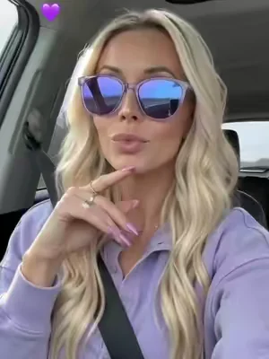 These purple mirror sunglasses are actually insane.#tiktokmademebuyit #sunglasses #eyewearfashion #purplevibes #fypシ 