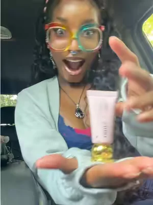 This is shade Glazed doughnut, I’m in love #trulybeauty #trulylipgloss #fyp #viral 