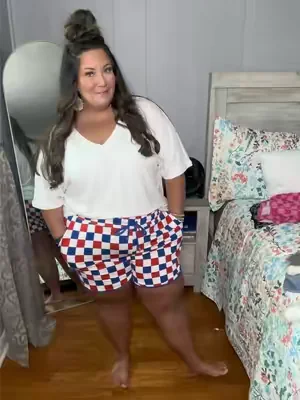 I love these shorts. They’re literally so soft & comfy! #shorts #stretchyshorts #plussize #patriotic #checkeredprint 