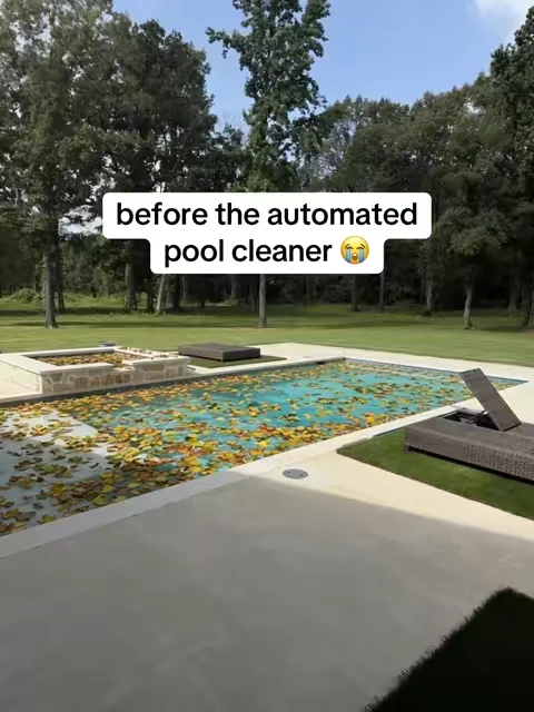 runs all day and night #poolcleaning #poolcleaner #poolside #aiperpoolrobot @Aiper 